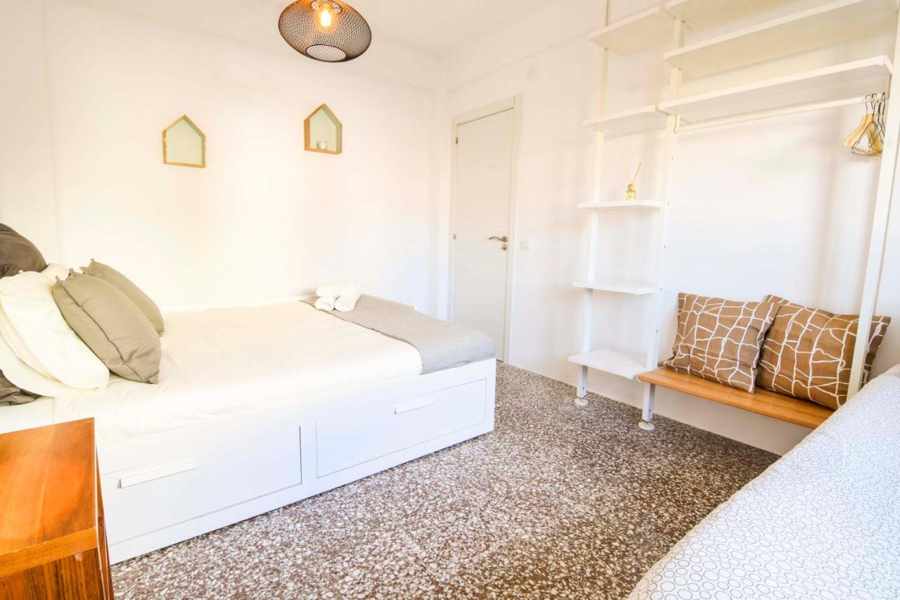 P&P Apartaments Arapiles マラガ エクステリア 写真